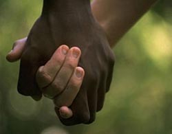 Người nhà nạn nhân MH370 an ủi thân nhân hành khách MH17